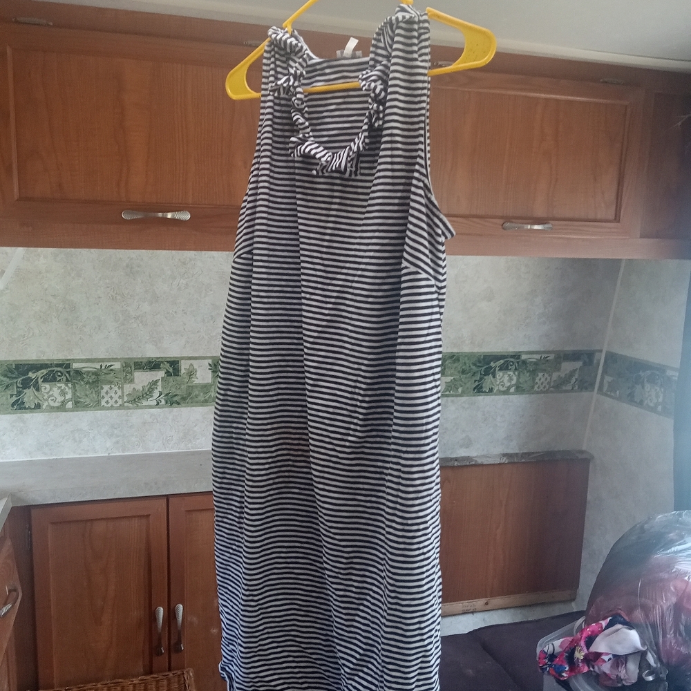 Black and White Striped Sleeveless Dress